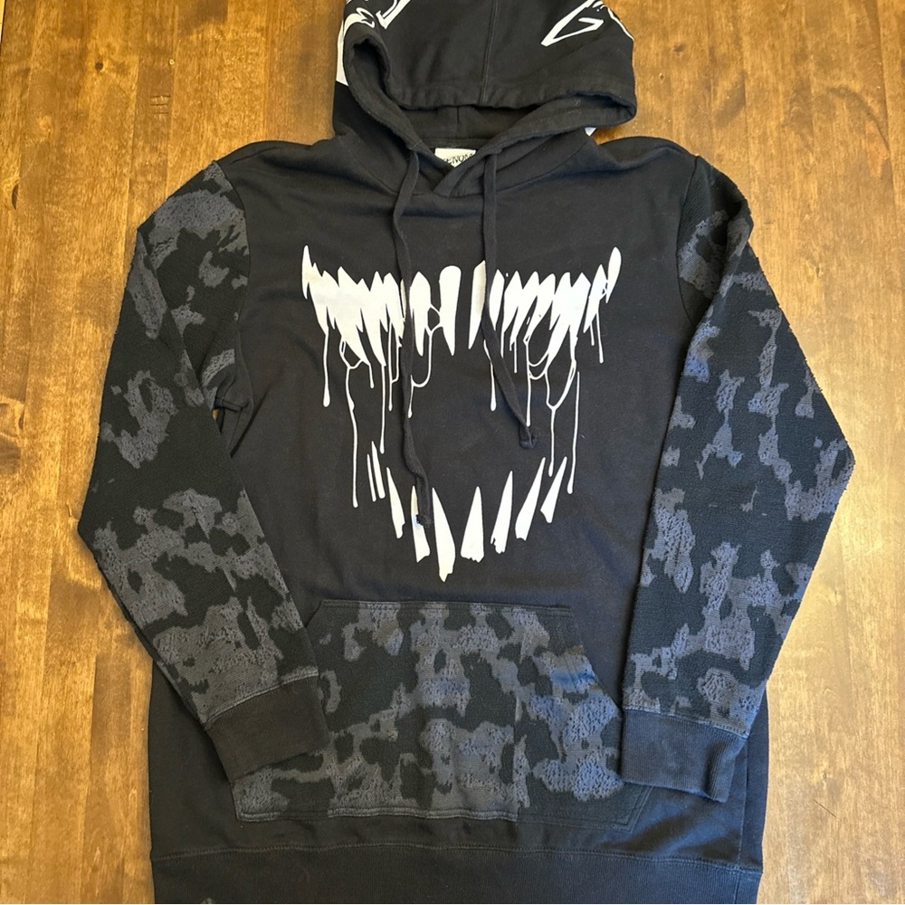 Her Universe Sweatshirt Women L Marvel Venom Hoodie‎ Black Knit Camo Oversized